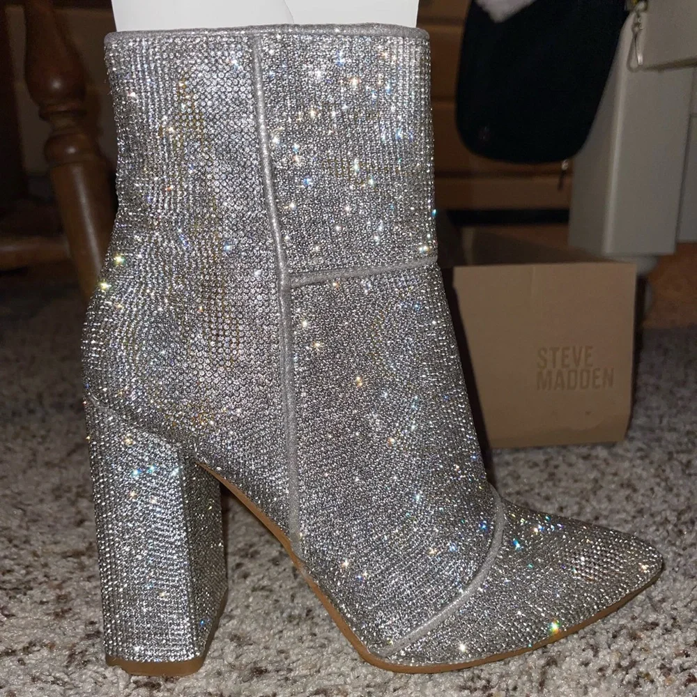BRAND NEW Steve Madden rhinestone booties - Picture 3 of 5